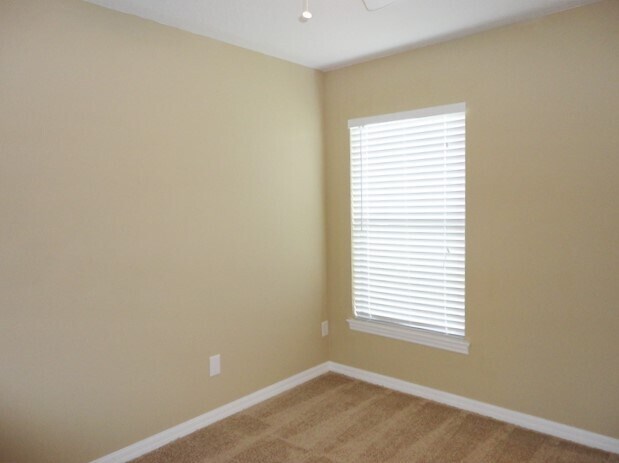 Building Photo - 36708 Alaqua Ct