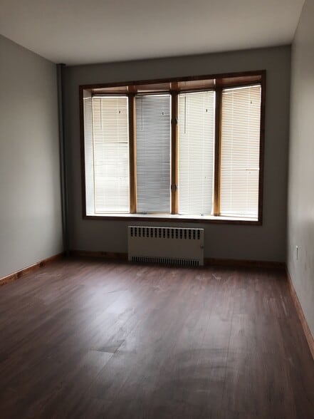 Back Room #1 - 1456 Dahill Rd