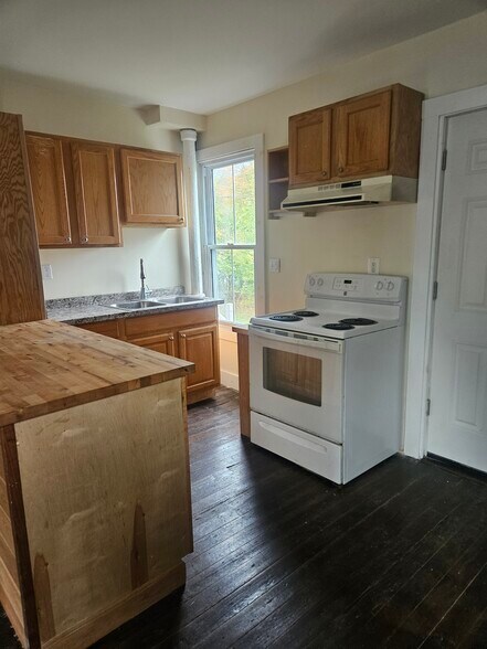 Building Photo - 6 Park St