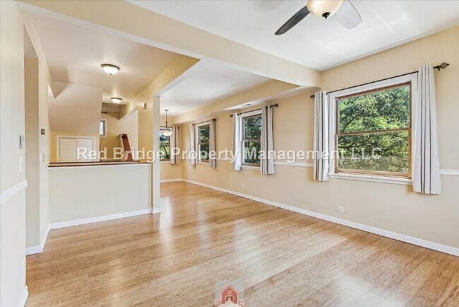 Building Photo - 1325 SE Nehalem St
