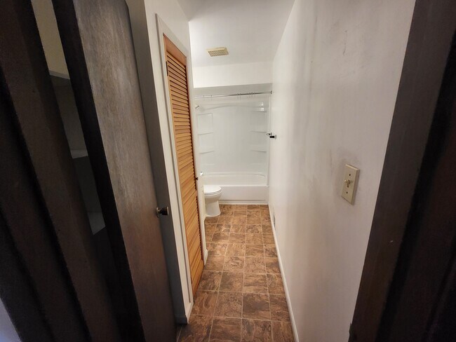 Bathroom - 306 Amabell St