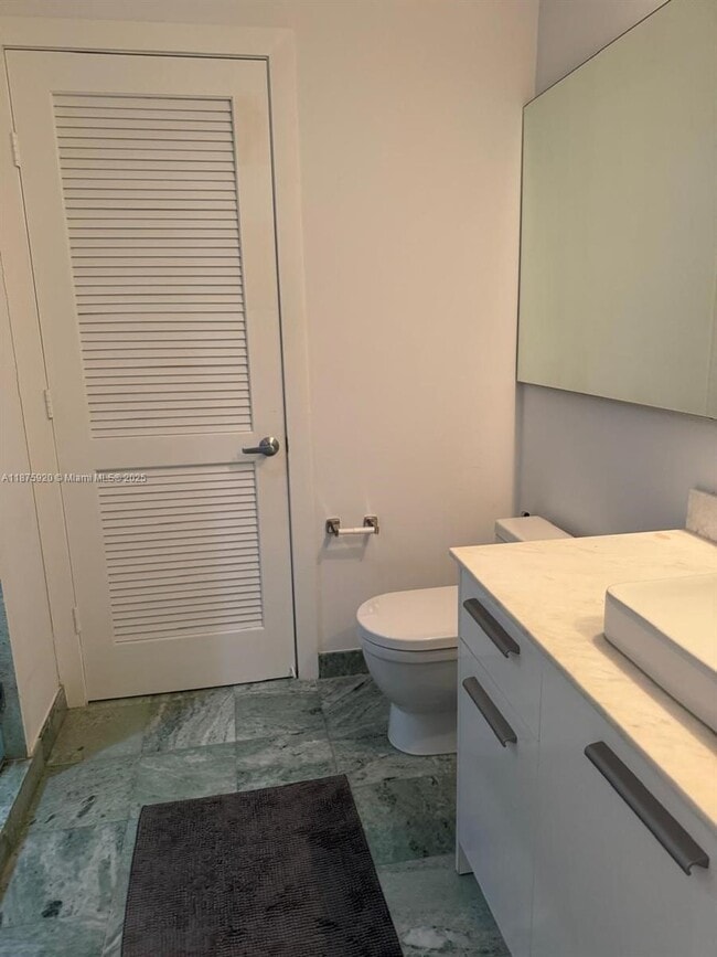 Building Photo - 1050 Brickell Ave