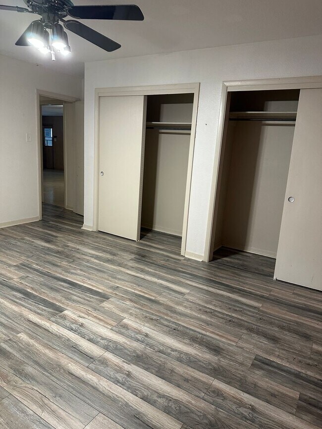 Building Photo - MID CITY SOUTH HOME FOR RENT