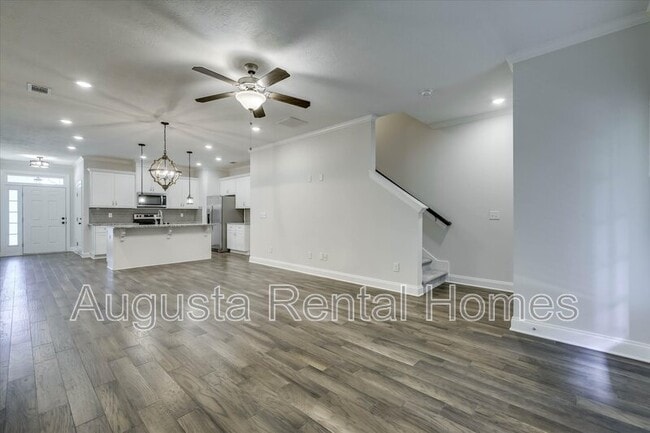 Building Photo - 504 Vinings Dr