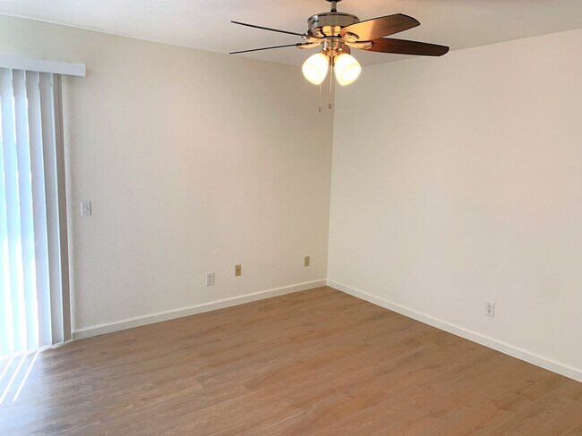 Building Photo - 9836 Snowmass Dr