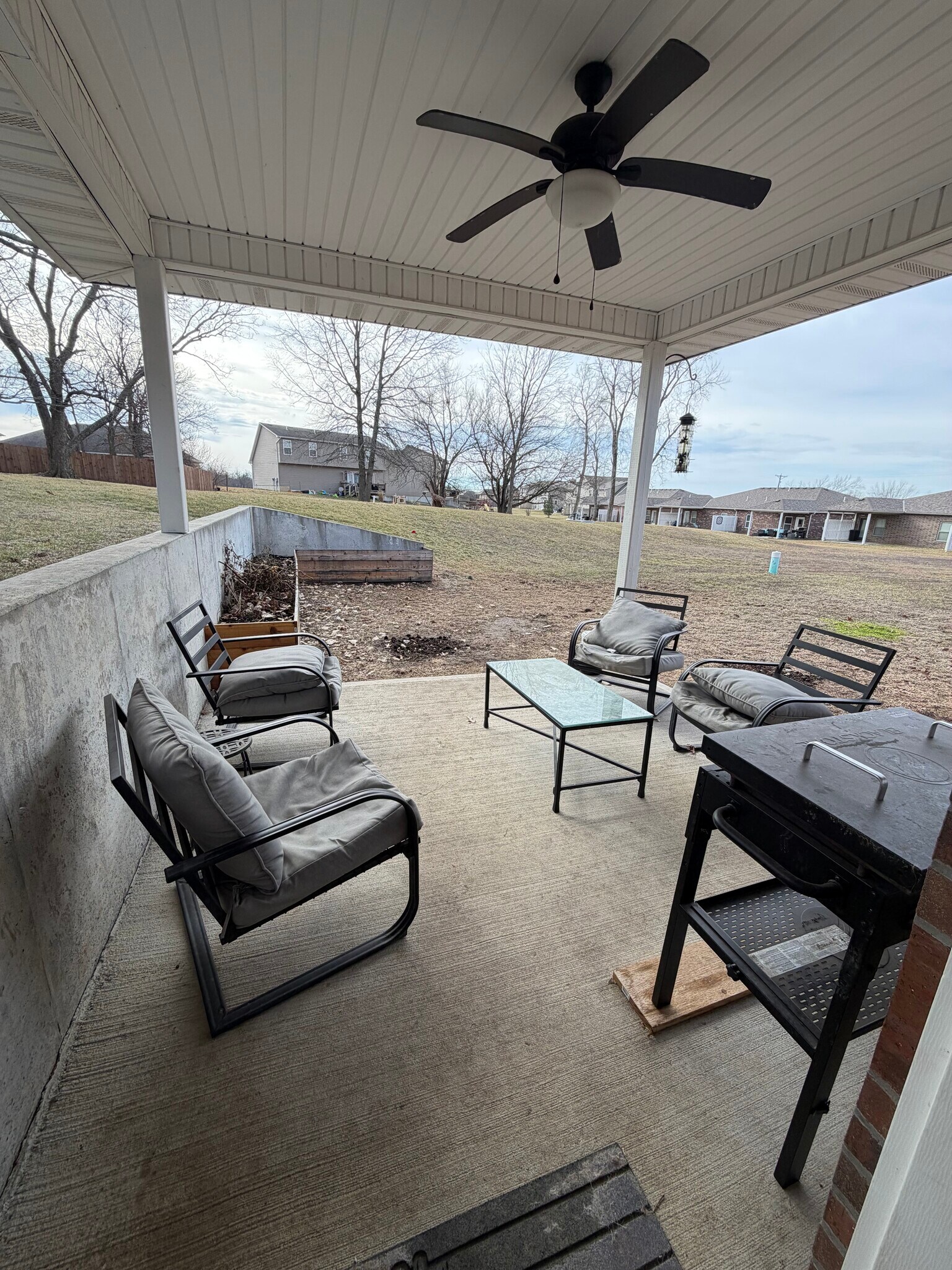 Massive Shared Lawn + Garden Box - 630 W Clark St