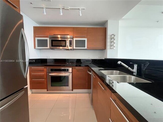 Building Photo - 253 NE 2nd St