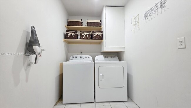 Building Photo - 3041 NW 16th St