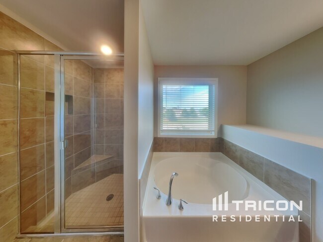 Building Photo - 3380 Baylor Cir