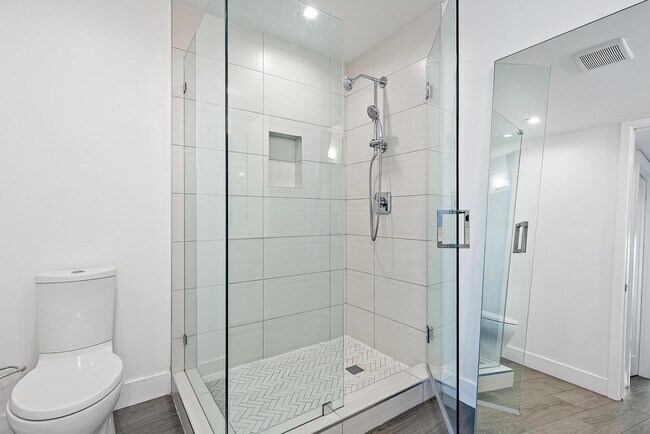 Building Photo - 1 S Palmway