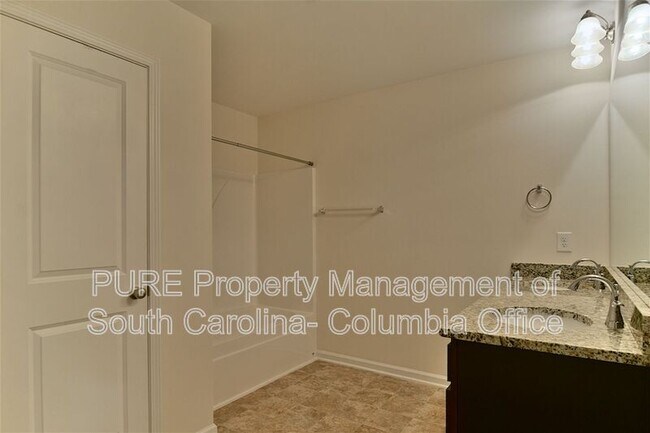 Building Photo - 207 Eagle Park Dr