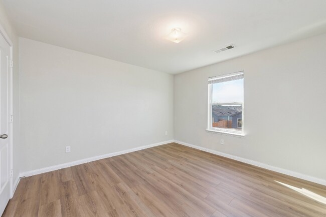 Building Photo - 312 Magnolia Dr