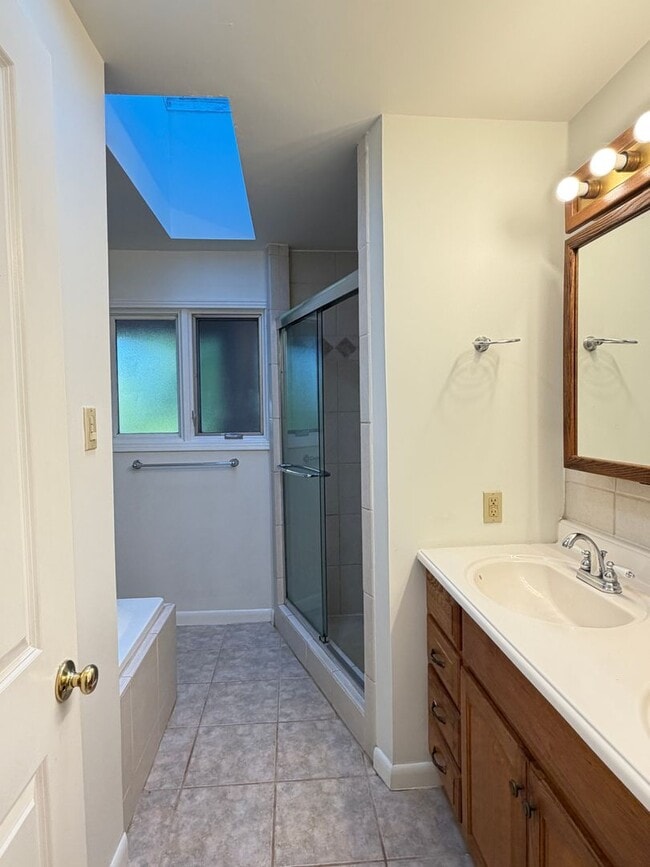 Building Photo - 5 Bed 3 Bath Home in Ruston