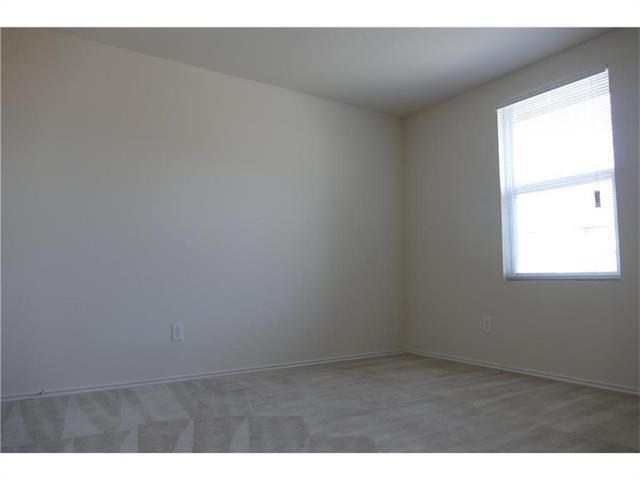 Building Photo - 2814 Lake Vista Dr