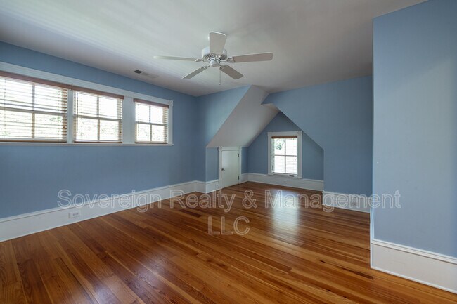 Building Photo - 765 Woodland Ave SE