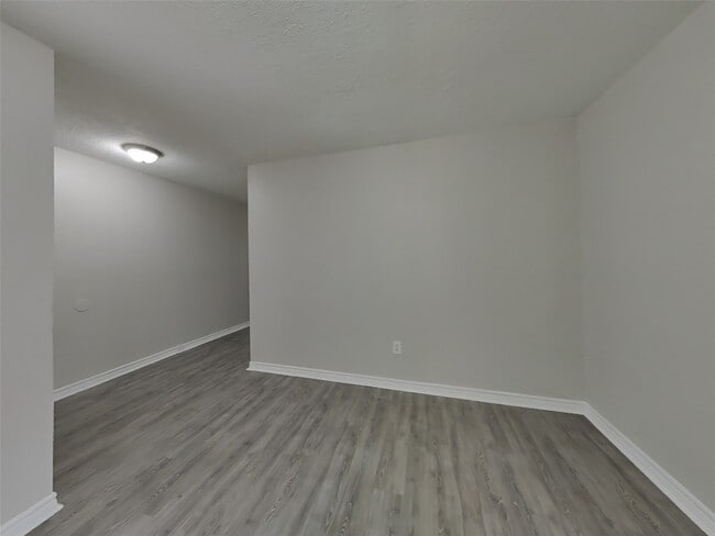 Building Photo - 5519 Bridgegate Dr