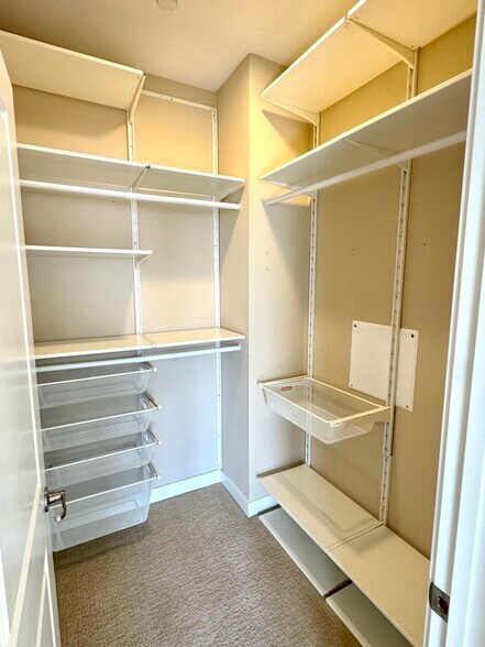 Building Photo - 9212 Joshua Way