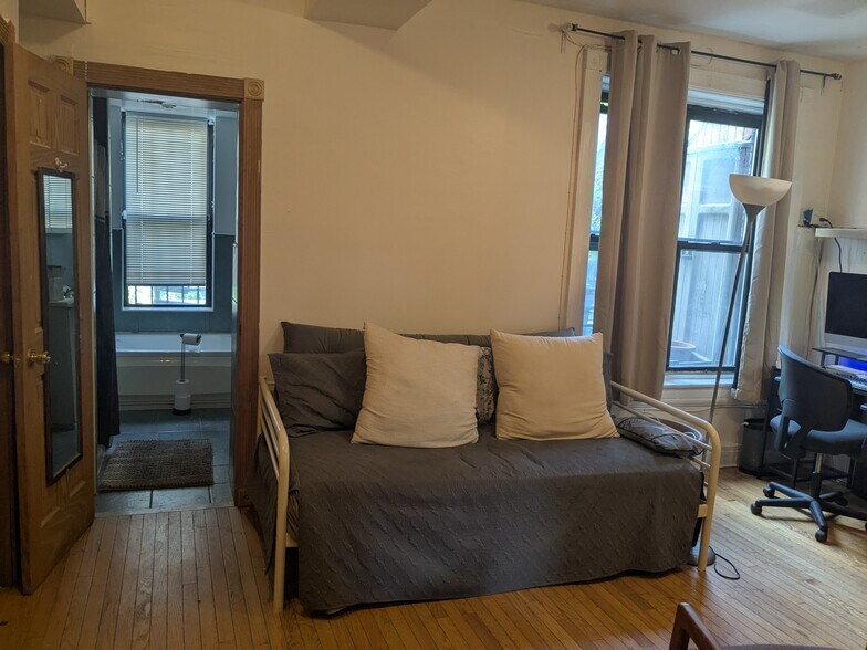 bedroom - 314 Alexander Ave