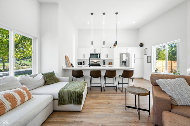 Building Photo - 318 N Tacoma Ave