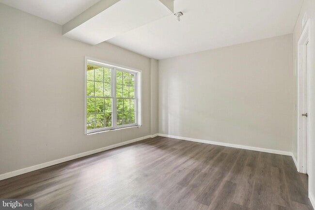 Building Photo - 51 Knickerbocker Ln