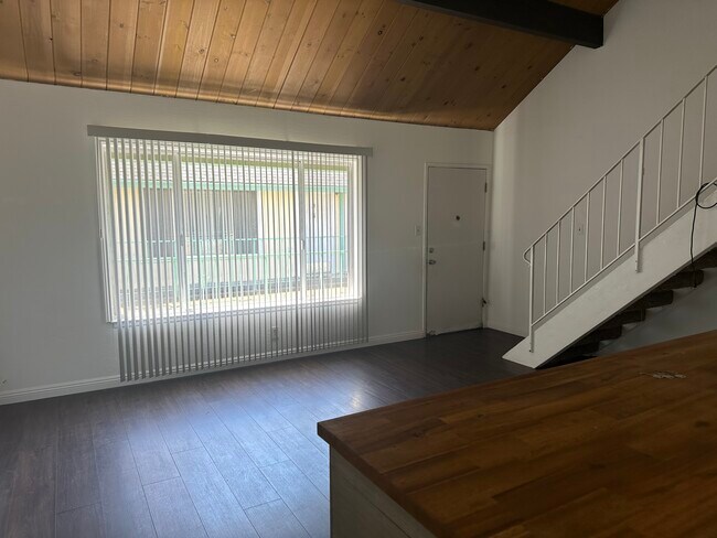 Building Photo - 168 Santa Clara Ave