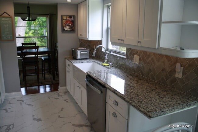 Building Photo - Beautiful 2 bed 2 bath in New Port Richey ...
