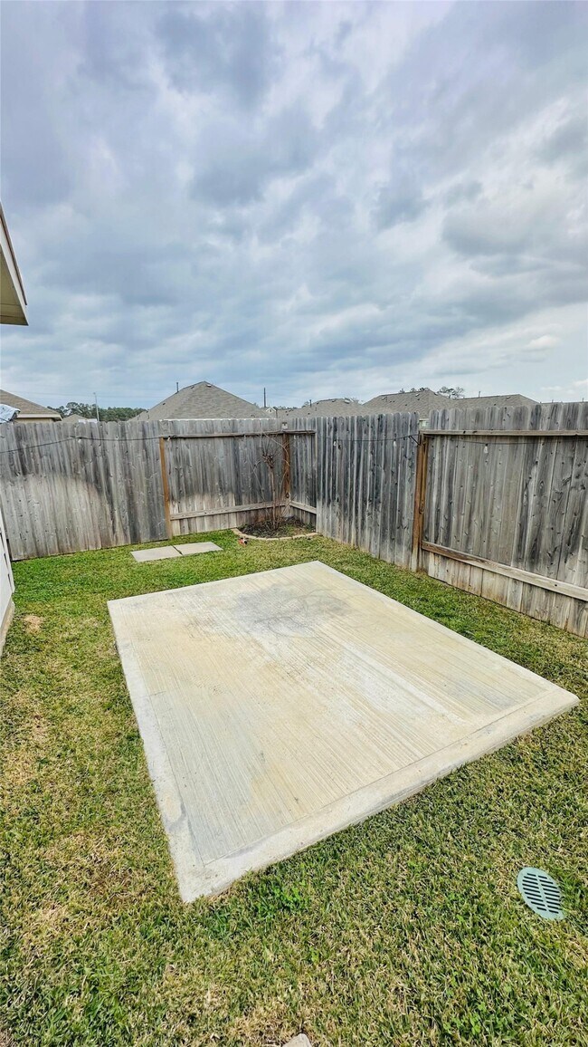 Building Photo - 236 Rustic Ridge Cir