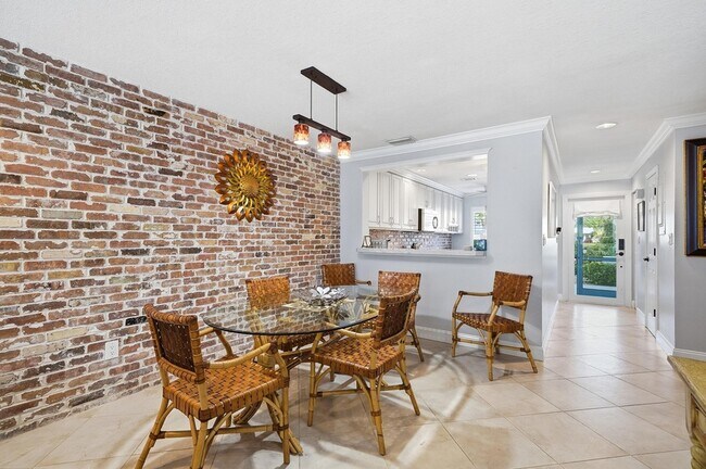 Building Photo - 842 SE 19th Ave