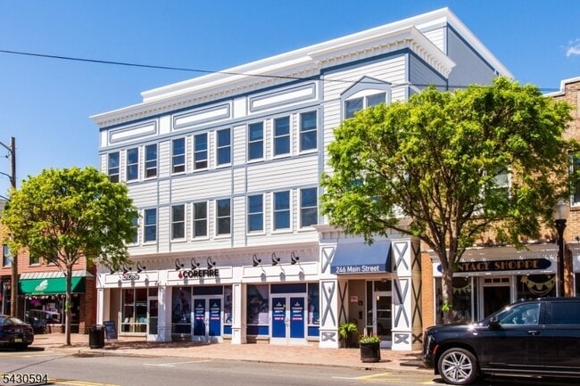 Building Photo - 246 Main St