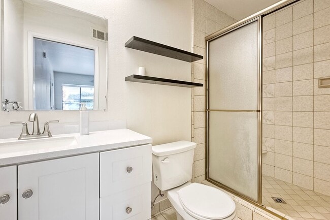 Building Photo - 2Bed/2Bath in Pala Mesa Village~ Cyprus Island