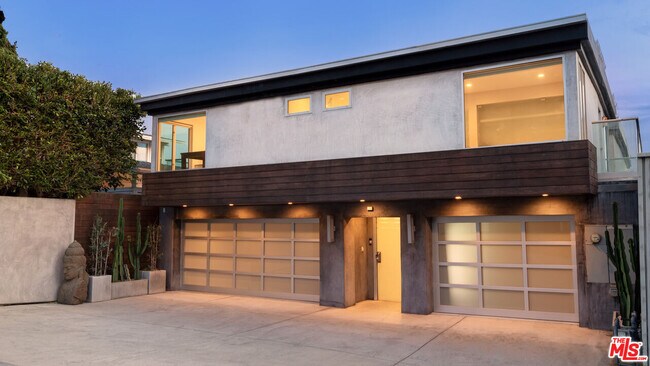 Building Photo - 26050 Pacific Coast Hwy