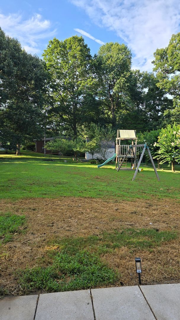Building Photo - Spacious 4-Bedroom Home in Fiddlers Glenn ...