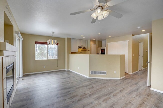 Building Photo - $ 2,295 - 3-Bed, 3-Bath Townhome with Mode...