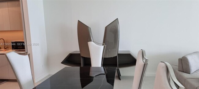 Building Photo - 18975 Collins Ave