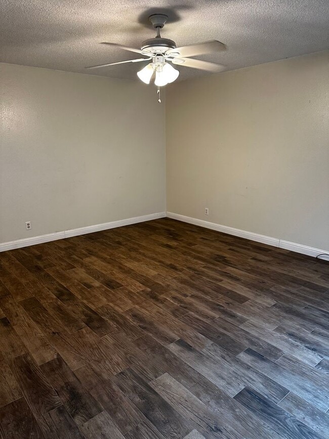 Building Photo - Fresno Home Available for Lease