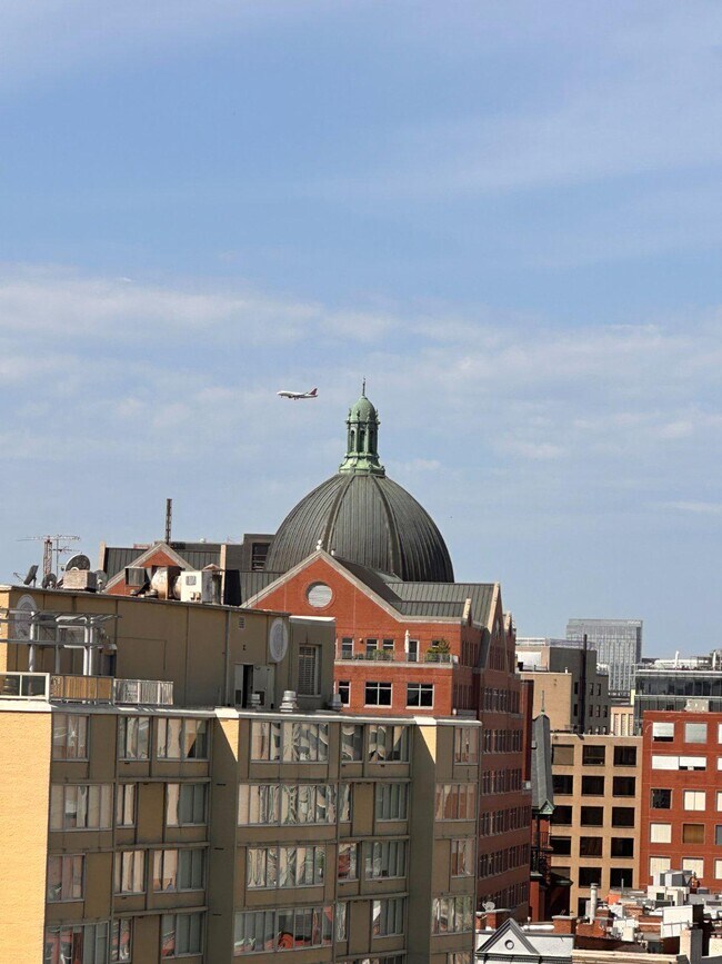 Building Photo - 1 Scott Cir NW