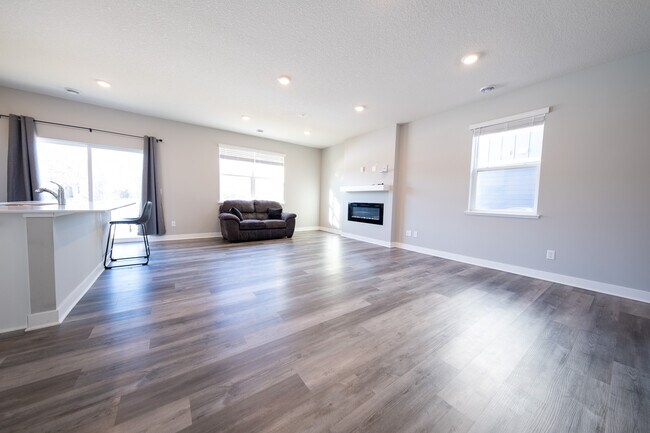 Building Photo - 17073 Dysart Pl