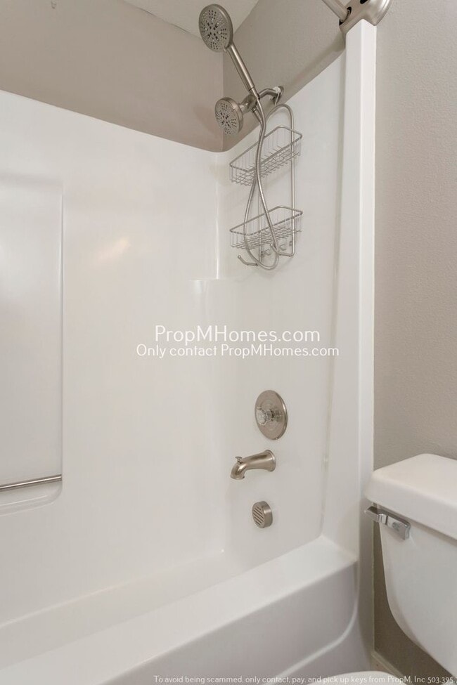 Building Photo - Thoughtfully Updated Two Bedroom Duplex in Oak Grove! DEPOSIT SPECIAL