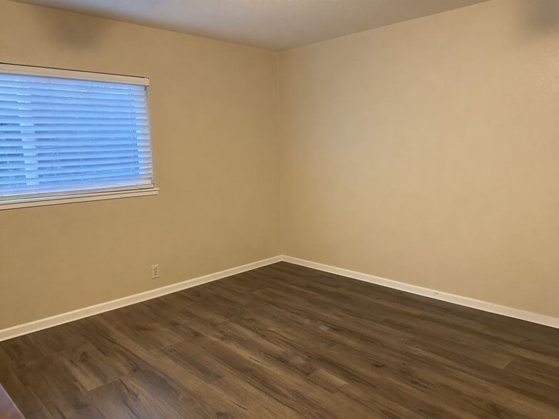 Building Photo - 1460 Berry Dr
