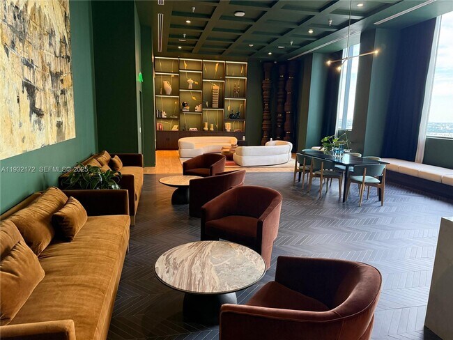 Building Photo - 11 NE 6th St