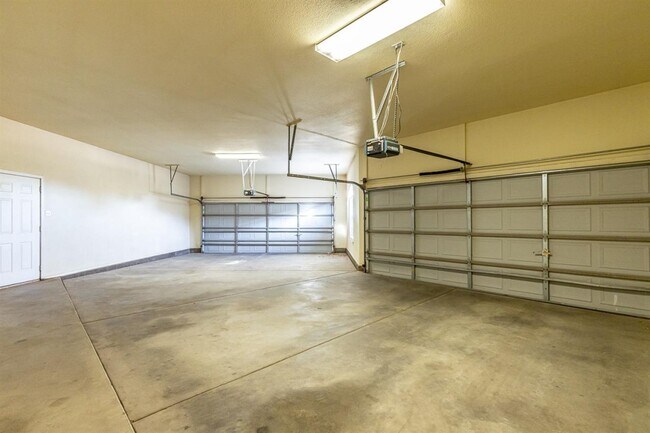 Building Photo - 6308 County Rd 7415