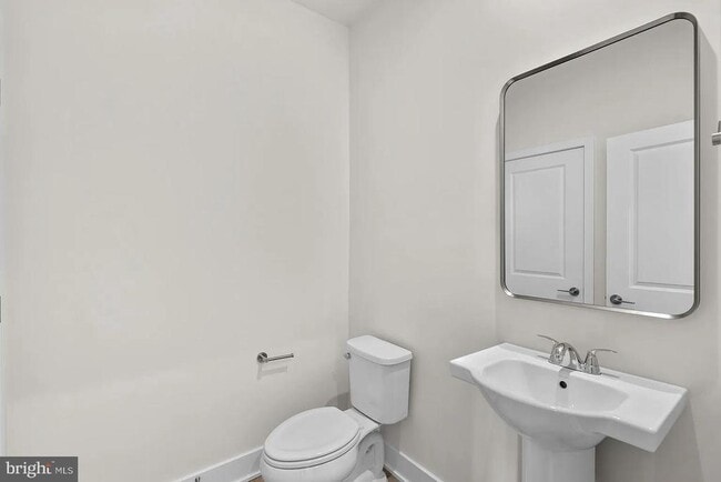 Building Photo - 13916 Aviation Pl