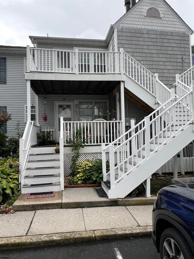 Building Photo - 226 London Ct