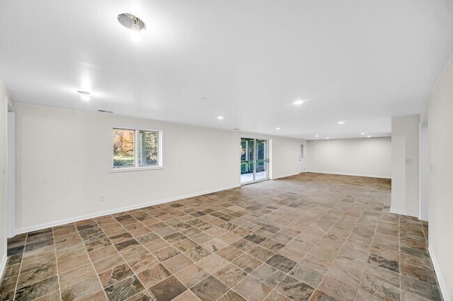 Building Photo - 6271 N 525 W