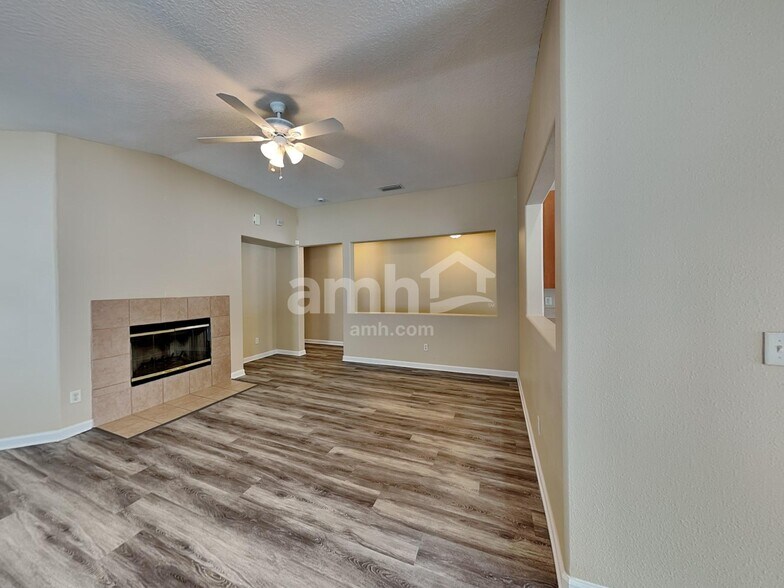 Building Photo - 421 Monet Ave