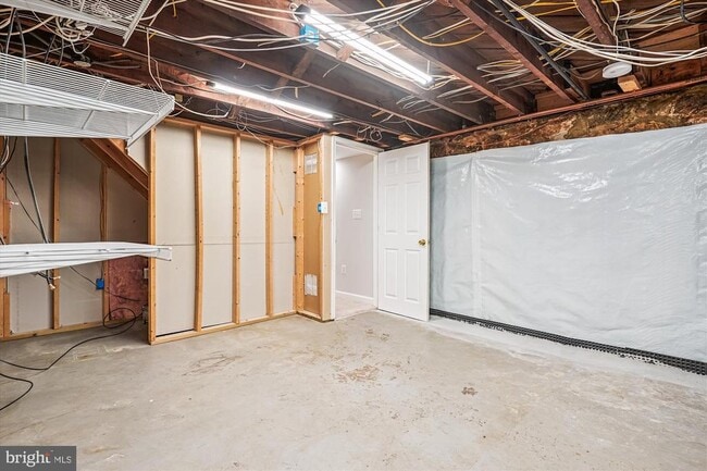Building Photo - 121 S Fenwick St