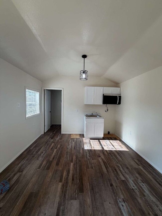 Building Photo - Charming 1-Bedroom Home with Modern Amenities in Longview, TX!