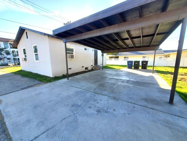 Building Photo - Updated Two-Bedroom 1-Bathroom House with Carport