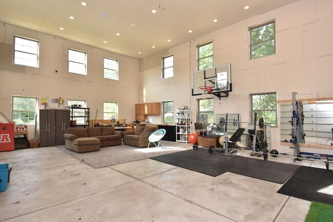 Building Photo - N63W29834 Woodfield Ct