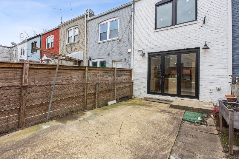 Building Photo - 1157 3rd St NE